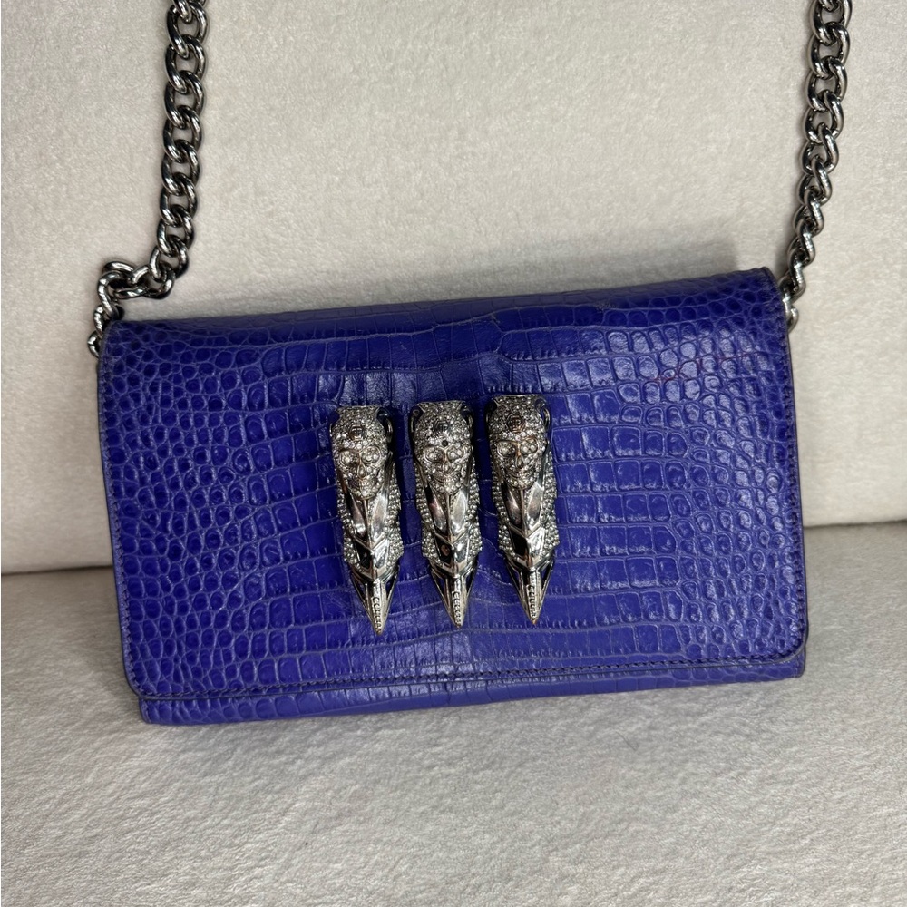 Chic Purple Croc-Embossed Crossbody Bag with Chain Strap